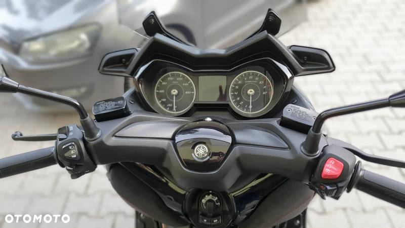 Yamaha X-max - 5