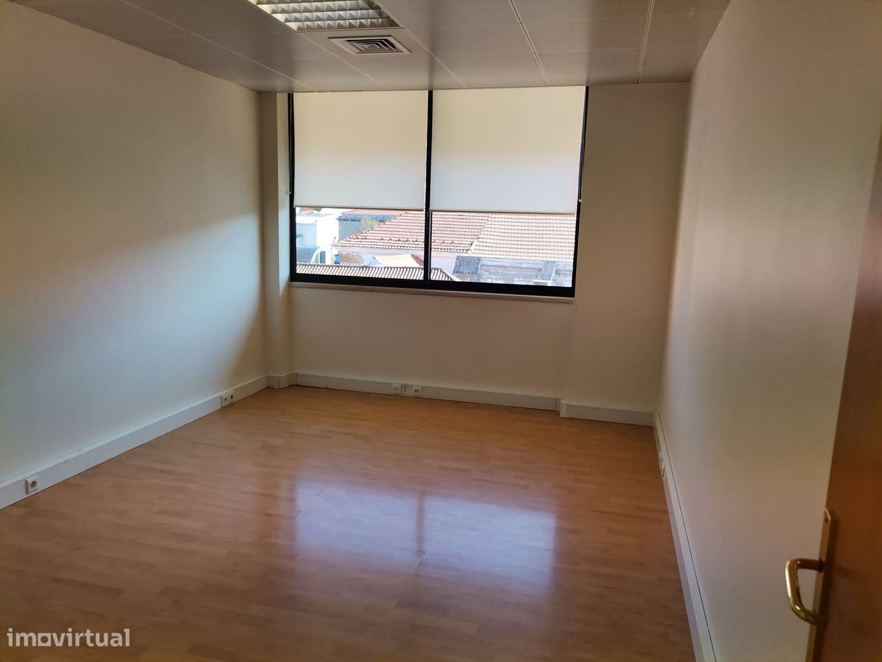 Escritório 3 salas, luz natural, entrada imediata, no coração cidade - Grande imagem: 5/16