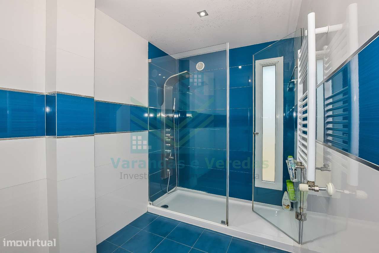 Moradia de luxo T5 com piscina e anexo-31