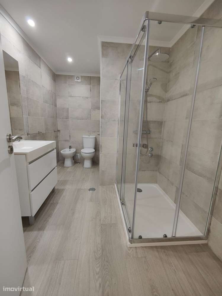 CASA ABERTA Apartamento T1, renovado, disponível de imediato - Grande imagem: 5/9