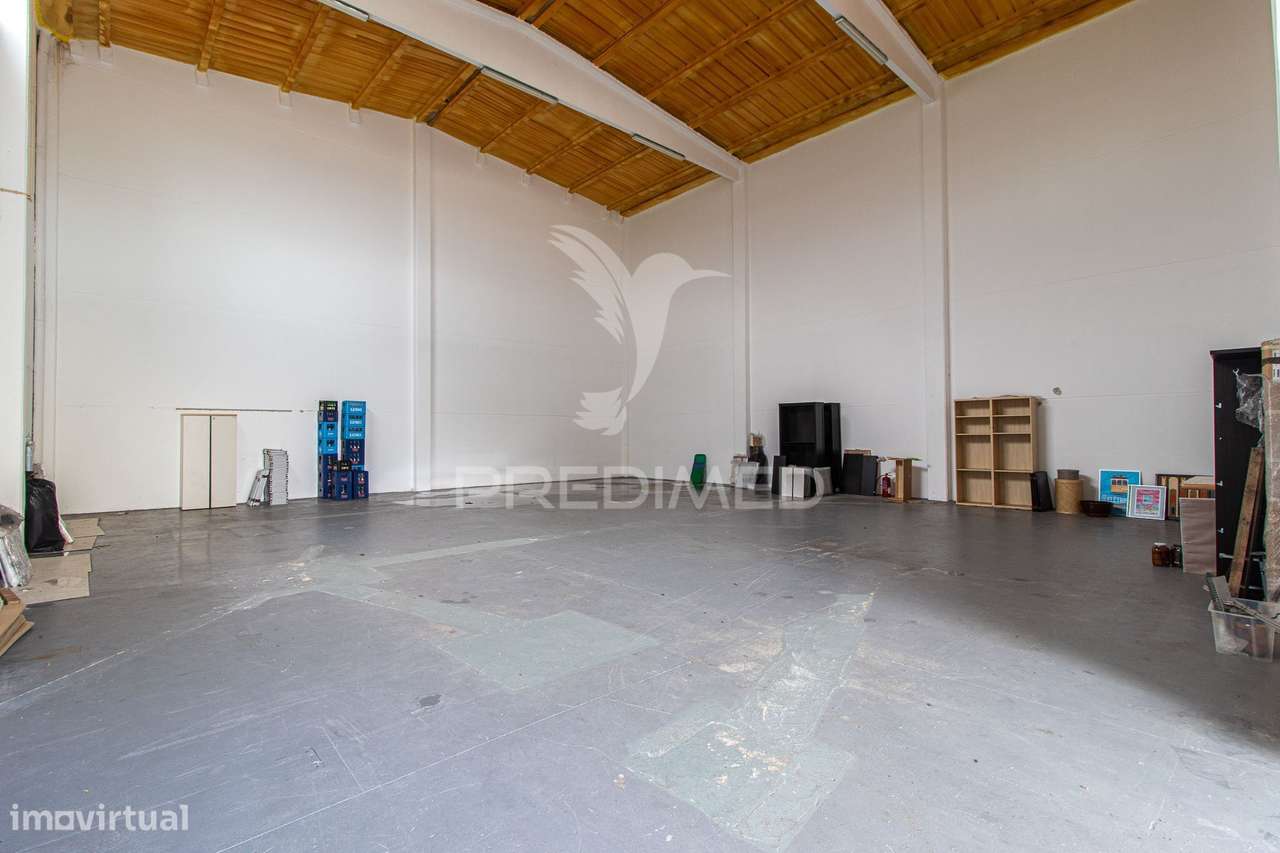 Armazém para arrendamento em Armés - Grande imagem: 2/17