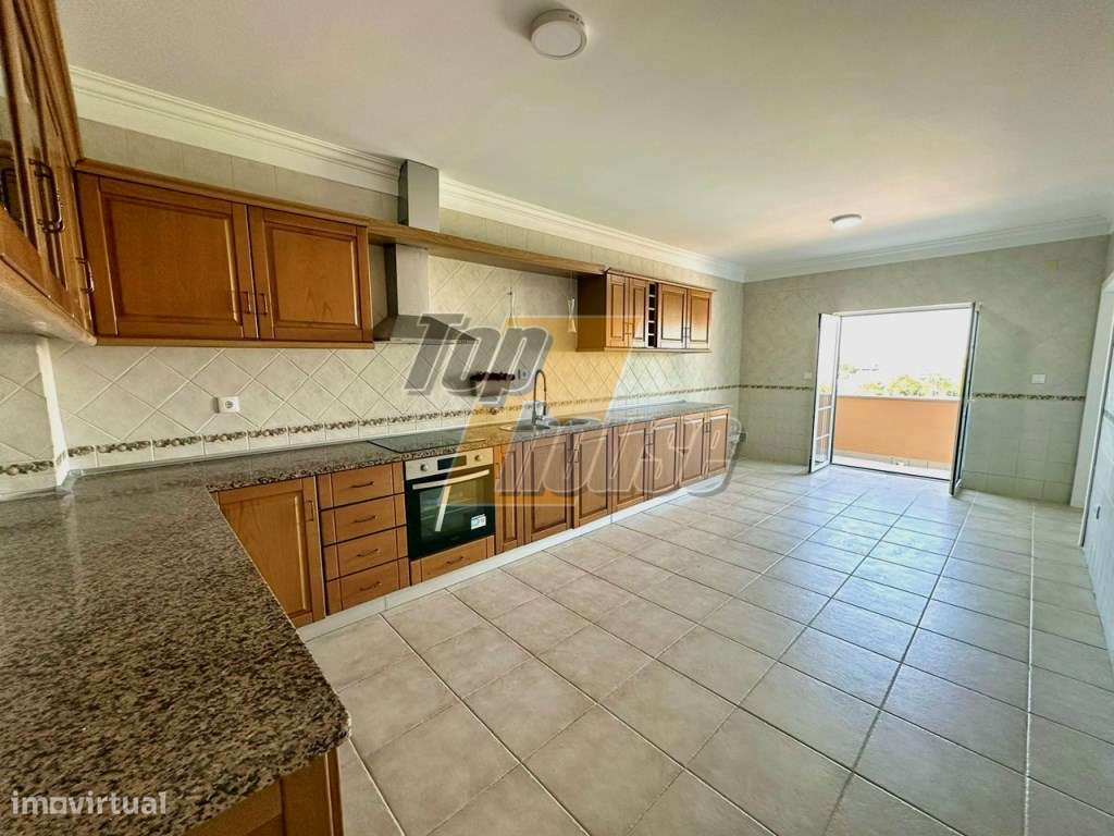 Moradia T4 com piscina e terreno de 900m2 - Quinta da Serralheira -...-7