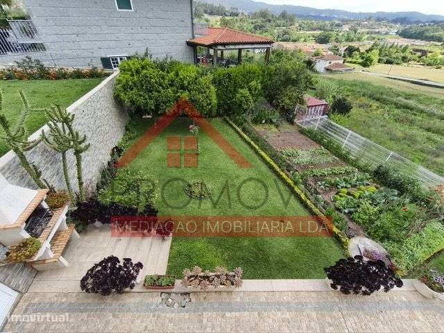 Moradia Bi-Familiar T3+T2 São Tiago Carreira STS-37