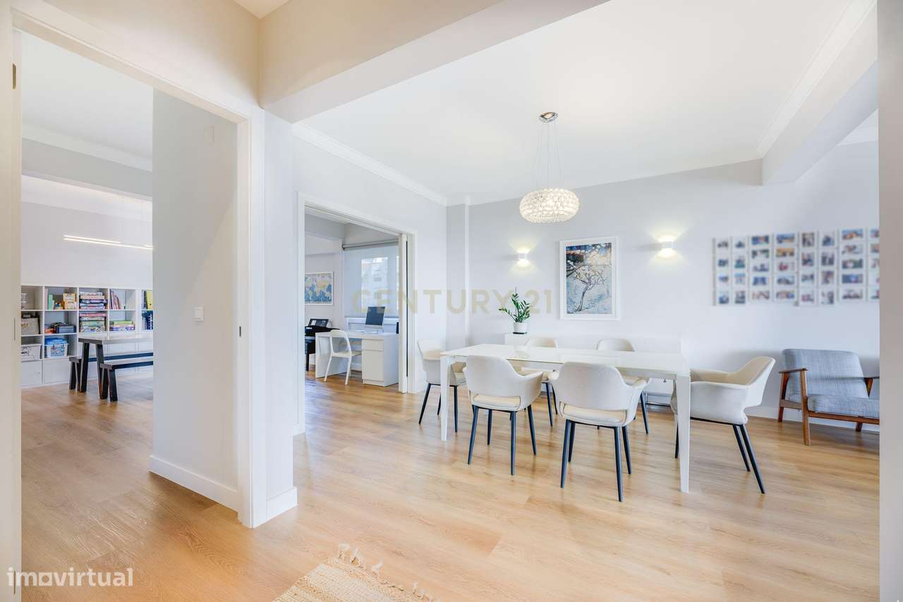 Fantástico T4 Alvalade com varandas, estacionamento e arrecadação - Grande imagem: 4/60