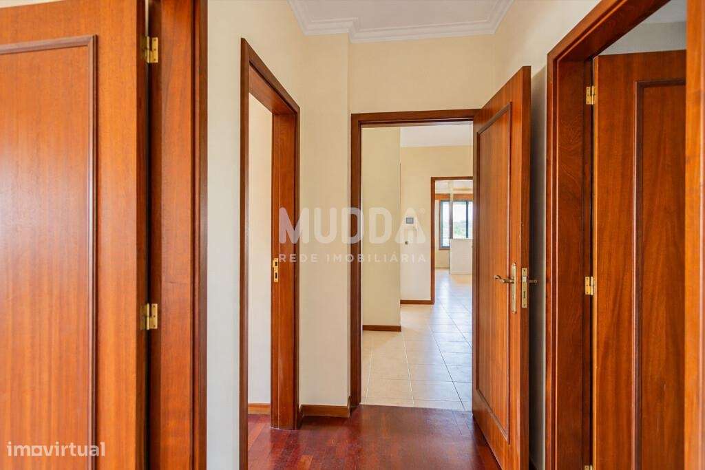 Fantástico T3 Paços Brandão Santa Maria da Feira, ultimo piso ,numa ex-23