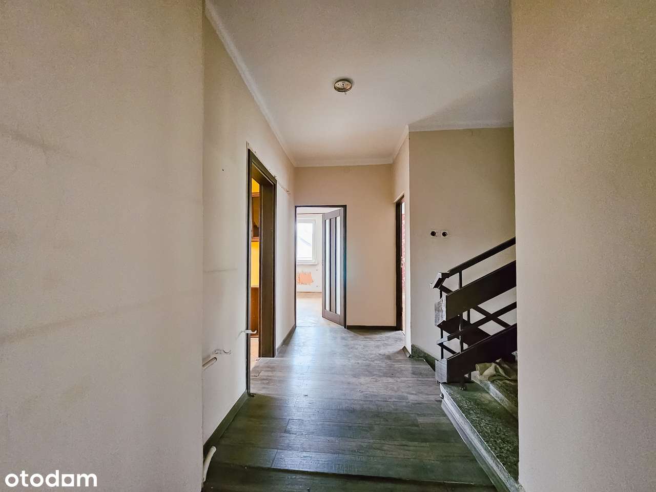 Dom wolnostojący do generalnego remontu Jaworzno, ul. Reja 18 - FILM-5