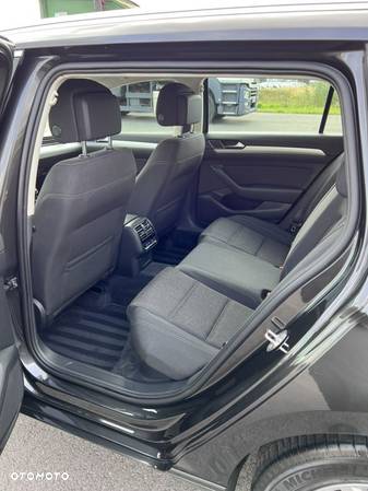 Volkswagen Passat 2.0 TDI SCR Comfortline - 8