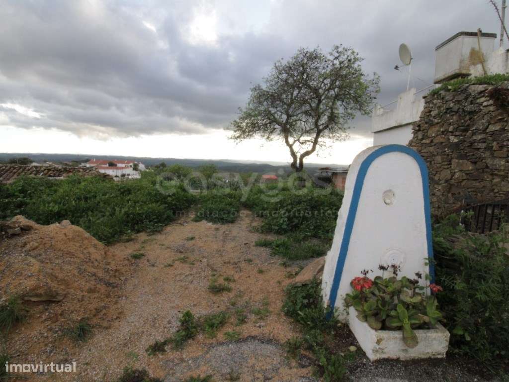 Terreno com ruína, situado em Giões, Alcoutim - Grande imagem: 5/11