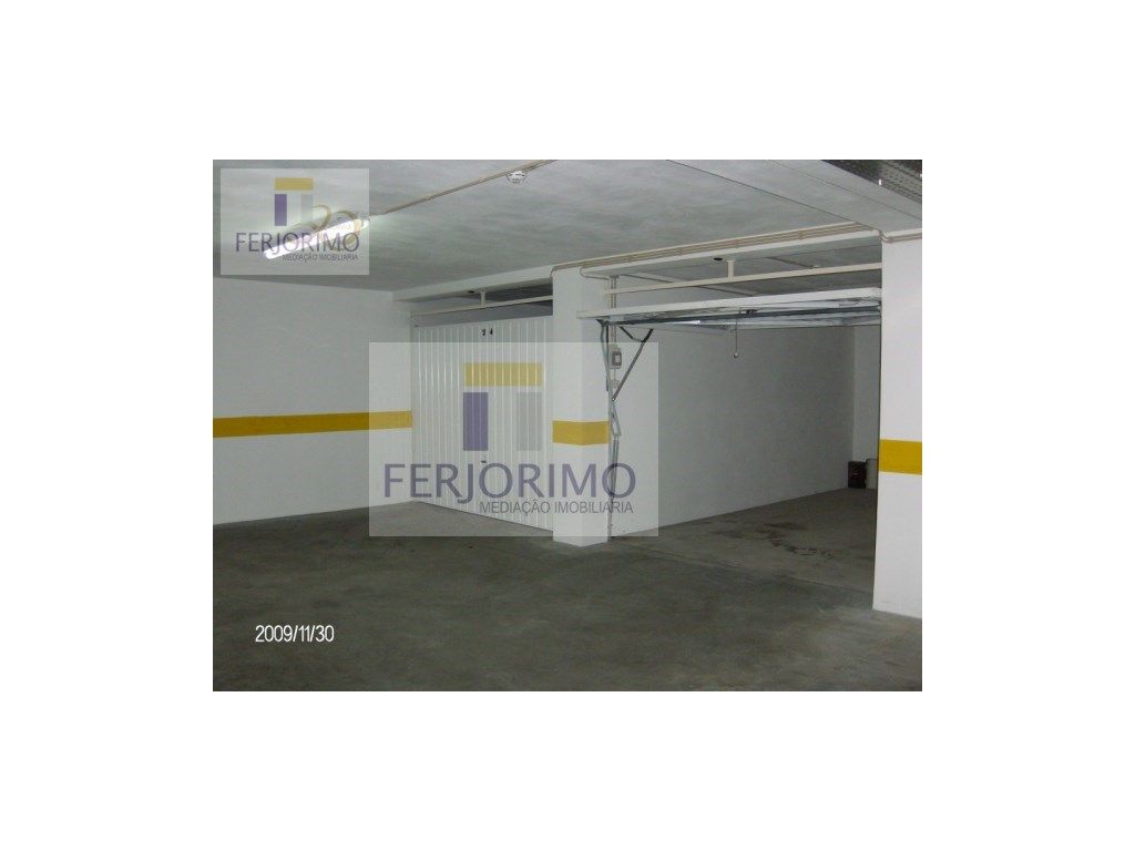 VENDE-SE GARAGEM ARRENDADA