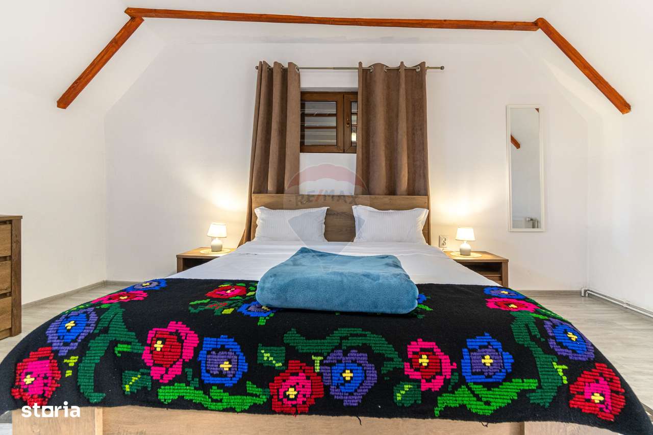 Casă / Vilă cu 7 camere de vânzare-1