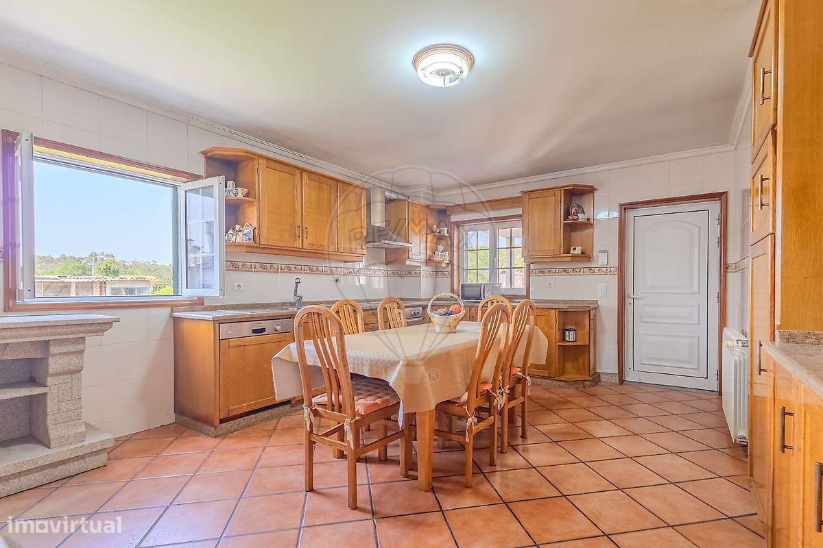 Moradia T4 para venda-16