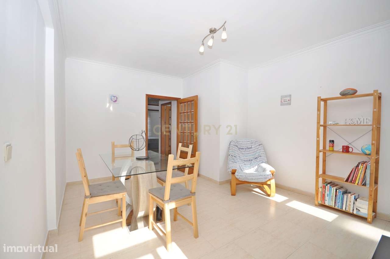 Apartamento T2 com 88m² | Paredes, Alenquer-1