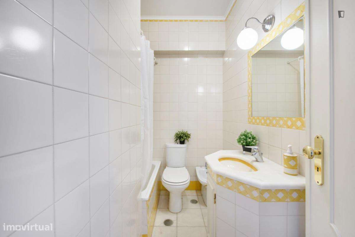 Quarto - localizado em Benfica Lisbon - Grande imagem: 5/12