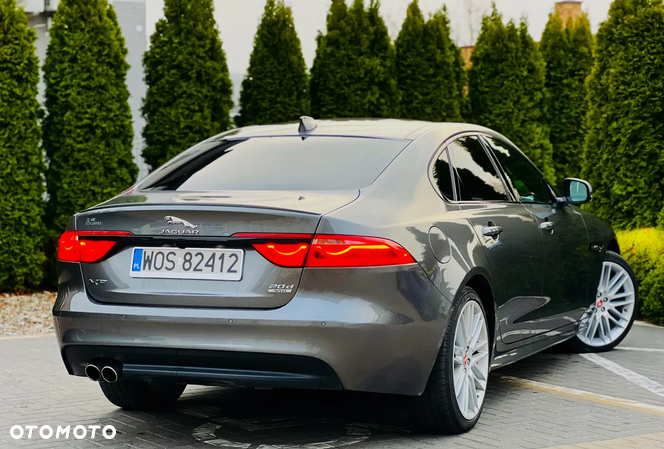 Jaguar XF 2.0 i4D AWD R-Sport - 21