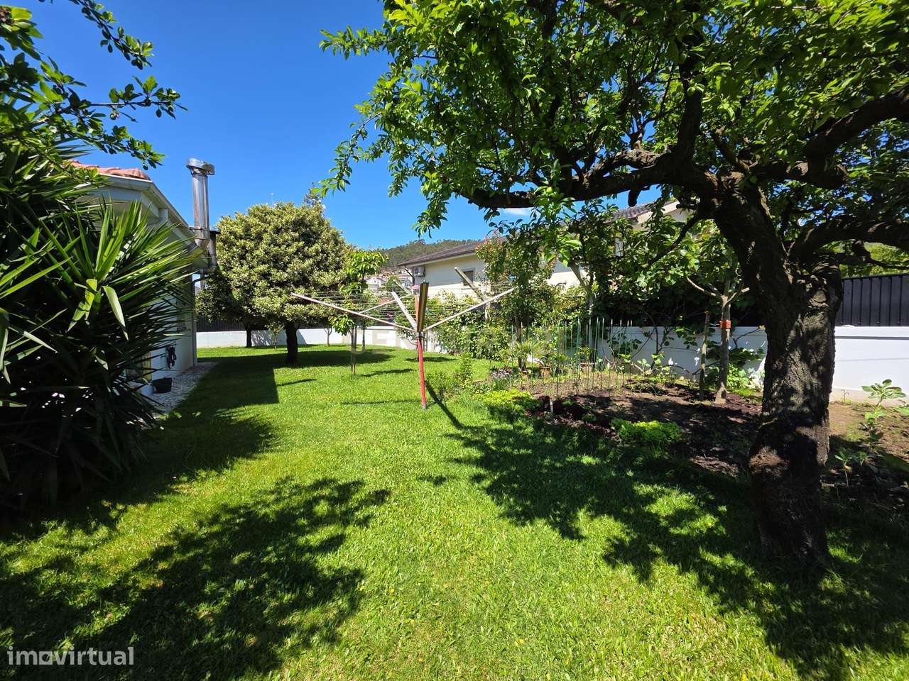 Moradia situada em Beire / Paredes-13