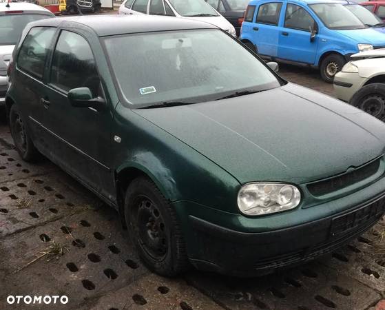 Vw Golf IV 1.9 Tdi 3D - 2