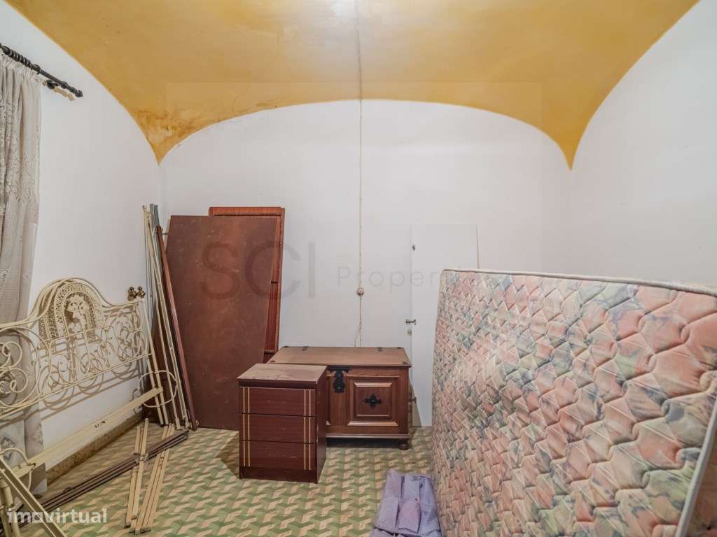 Moradia com oito quartos, bem localizada uma excelente oportunidade... - Grande imagem: 4/42