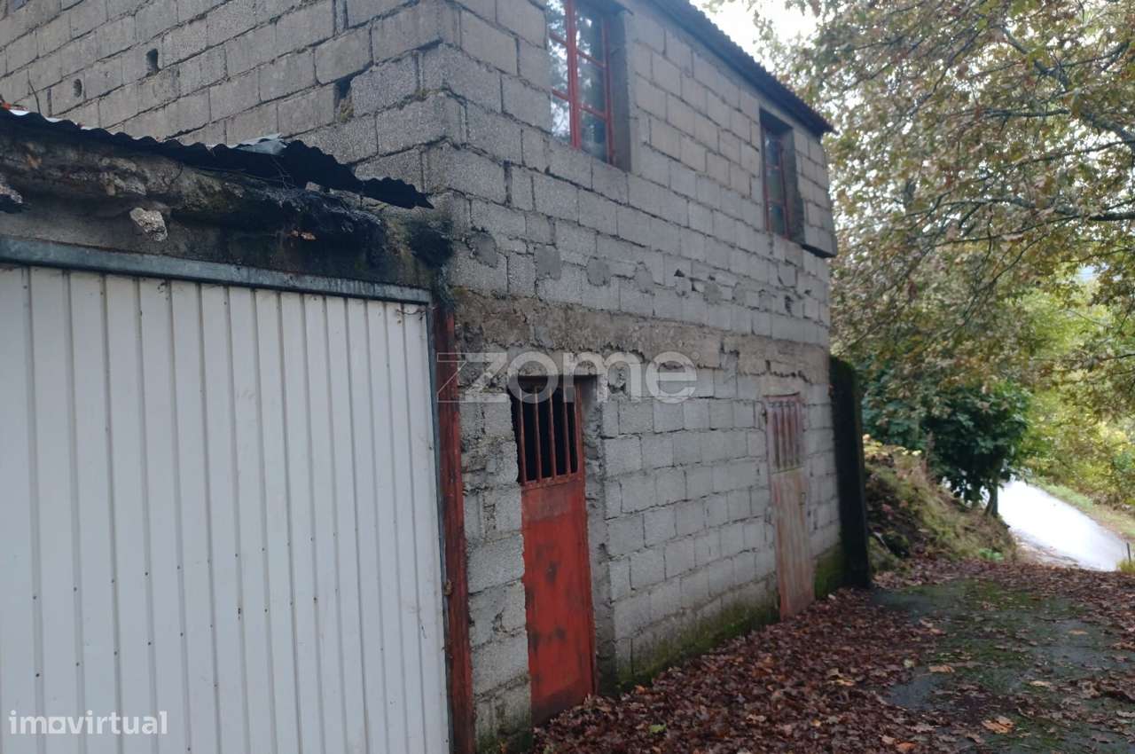 Oportunidade Única: 2 Artigos Urbanos para Obras + 3 Terrenos-Alvite-8