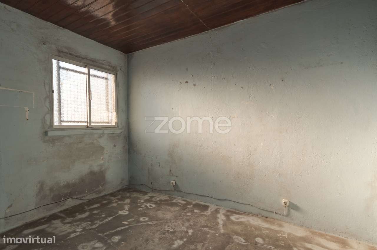 Conjunto Imobiliário com Moradia, Ruína e Terrenos na Ribeira Grande-7