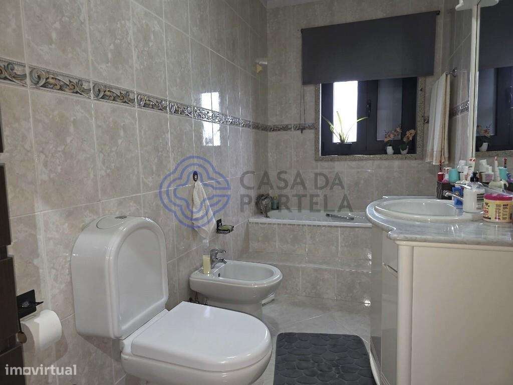 Moradia T3 Térrea com Cave em Landim – Conforto, Espaço e Funcionalida - Grande imagem: 5/18
