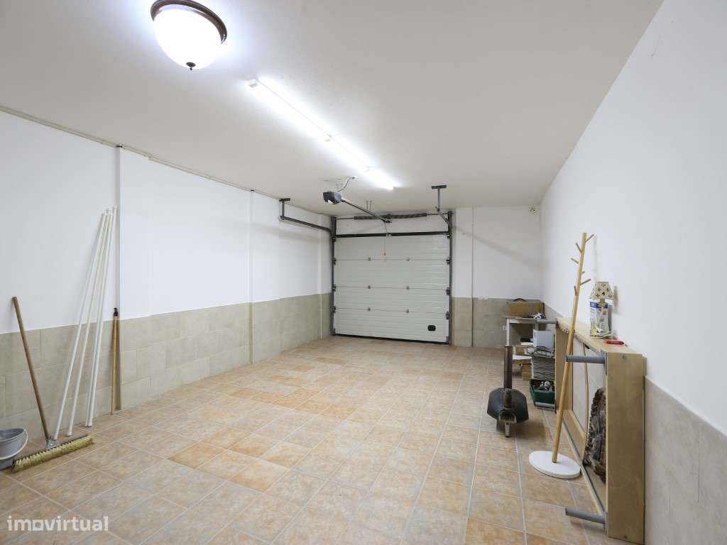 Moradia Geminada T3 com Vistas Deslumbrantes, Localizada na Serra d...-33