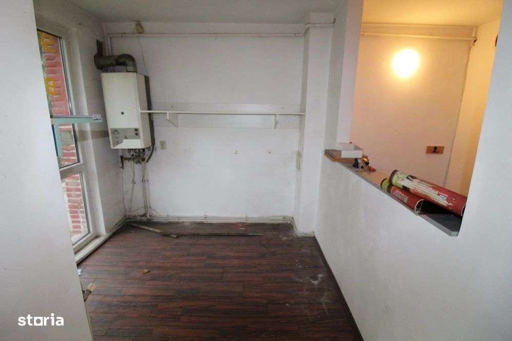 Vând spațiu comercial/apartament 2 camere în Hunedoara, Micro 4 - Imagine principală: 2/7