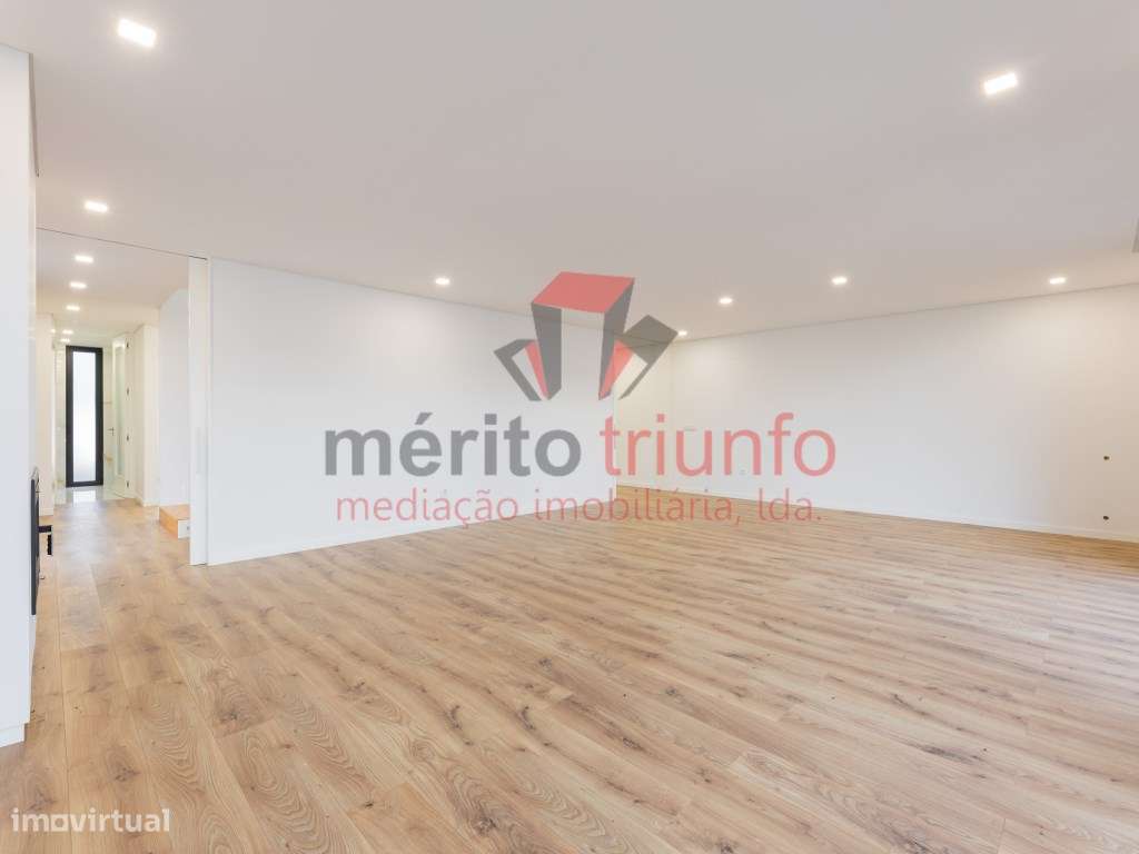 Oferta da Escritura e Registo - Moradia T3 Nova na POUSA - BARCELOS - Grande imagem: 4/36