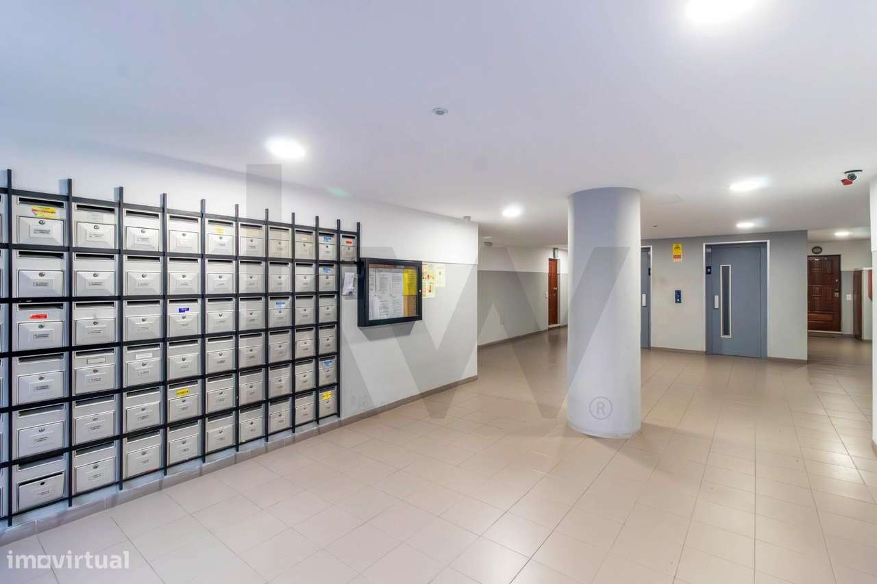 Apartamento T2 em Mafamude – Localização Privilegiada com Vistas Desaf-17