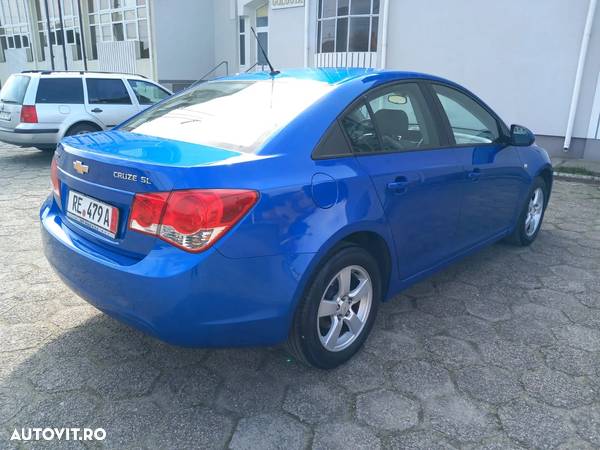 Chevrolet Cruze - 4