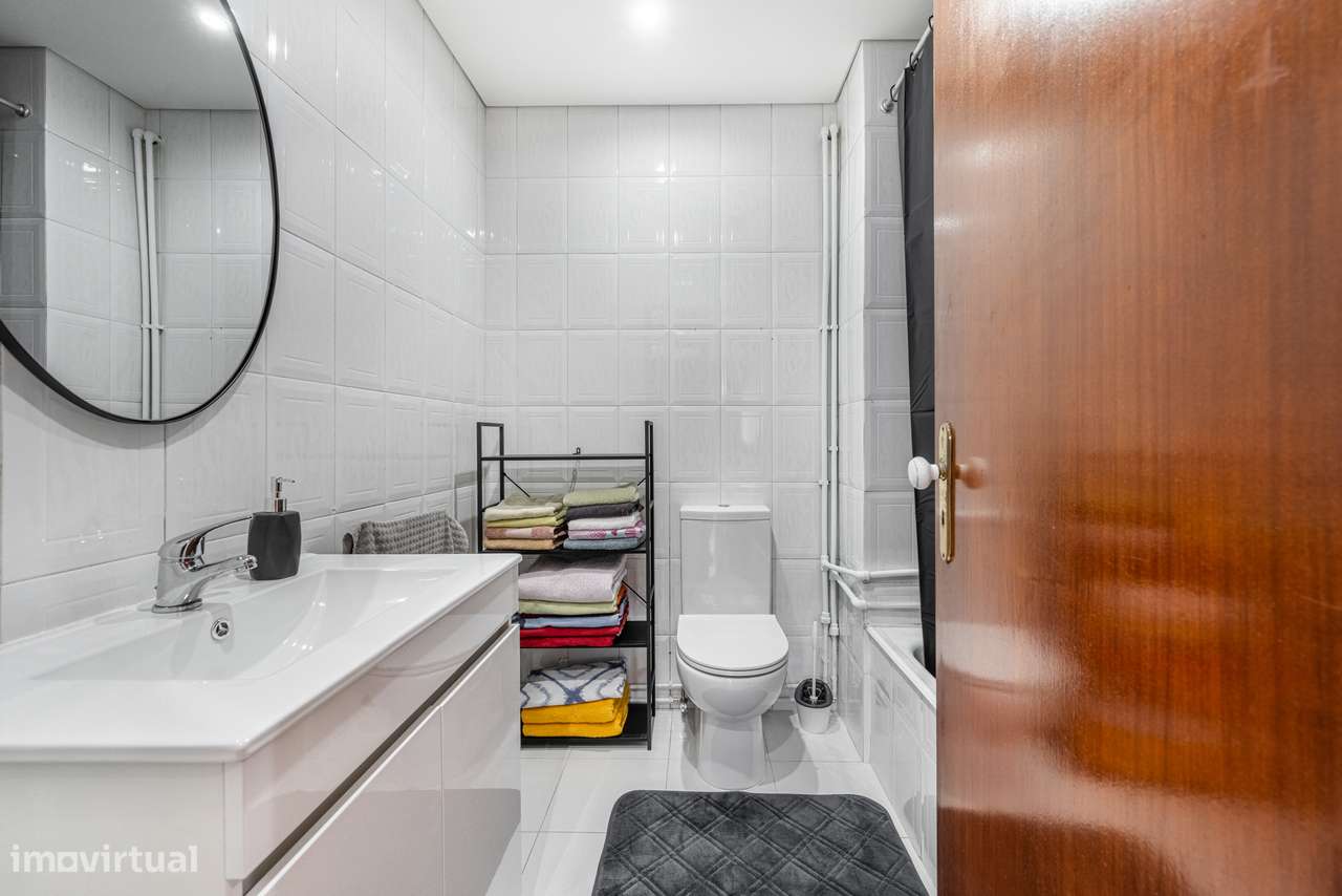 Apartamento T3 renovado no centro de Braga-13