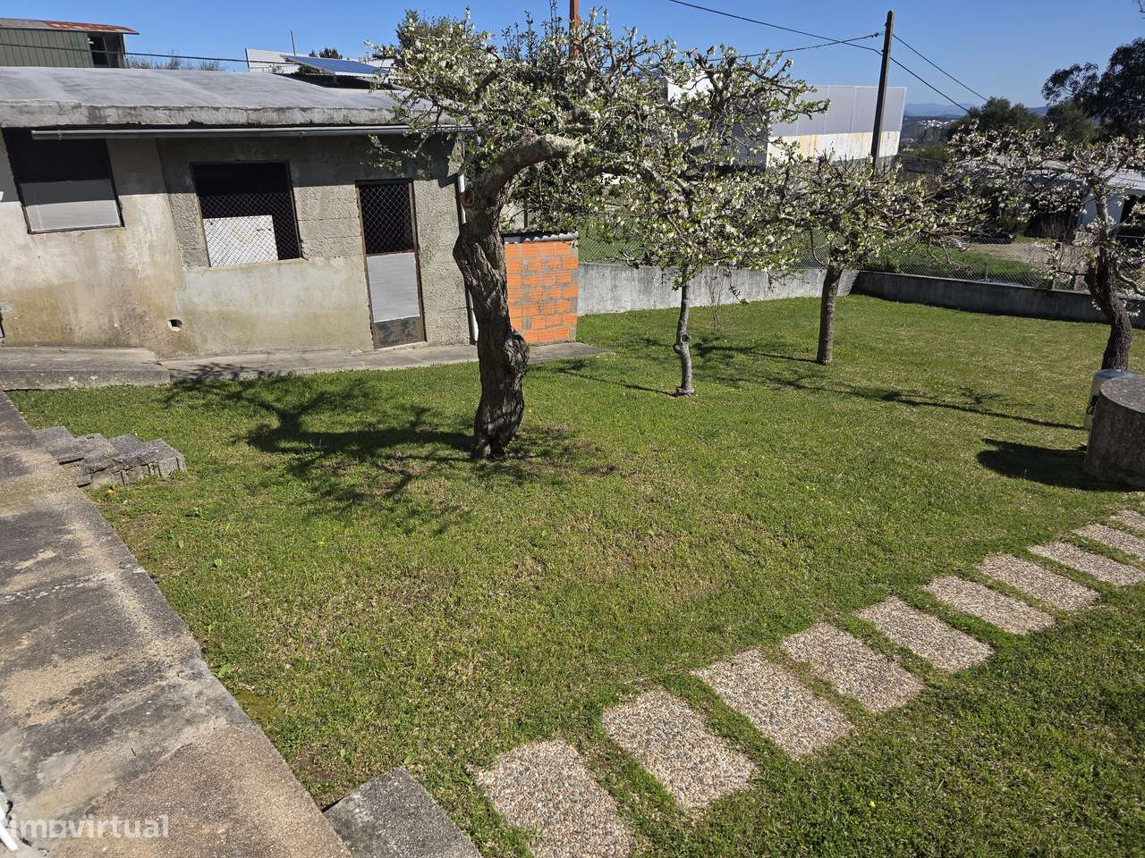 Fantástico Moradia T3 Independente em Lourosa-24