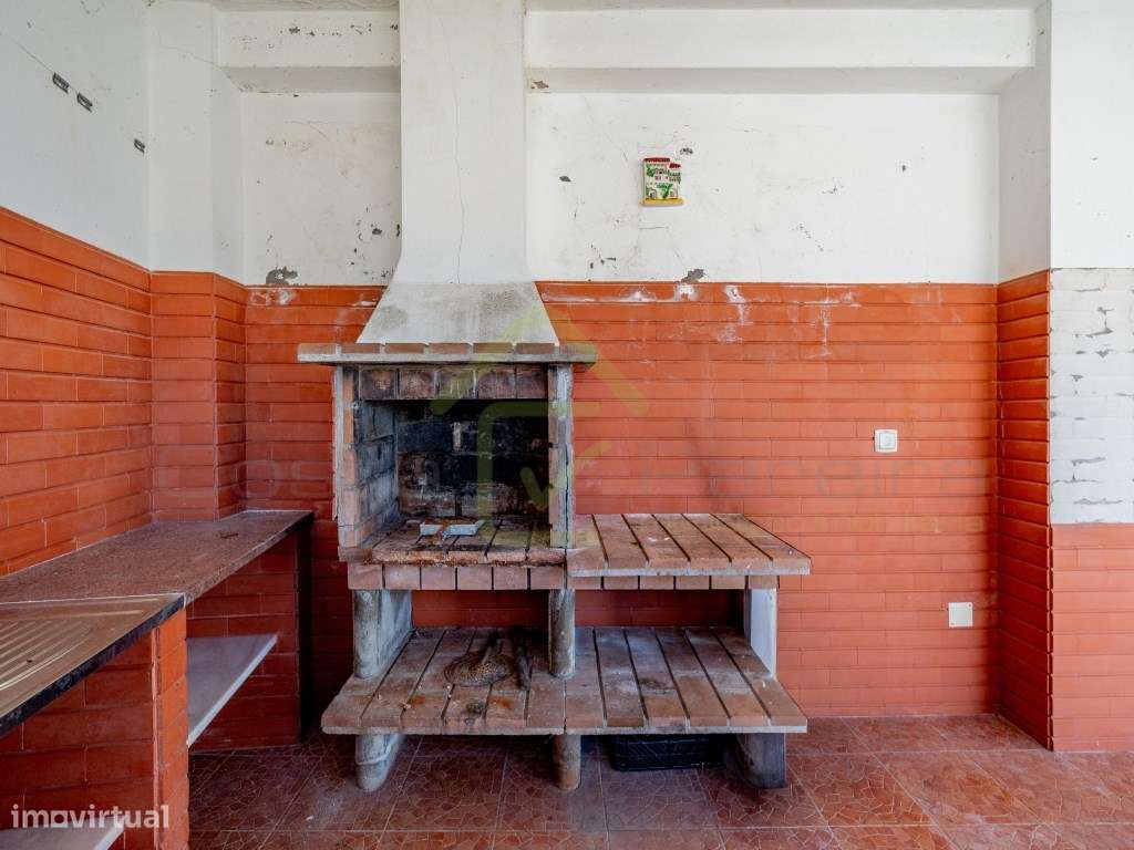 Moradia T2+2 com piscina e vista Mar-31