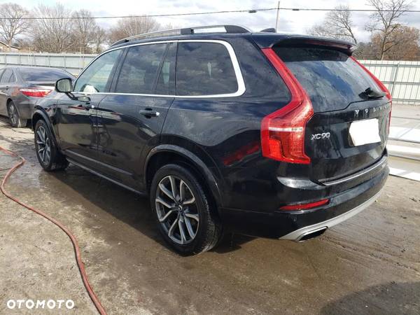 Volvo XC 90 - 5