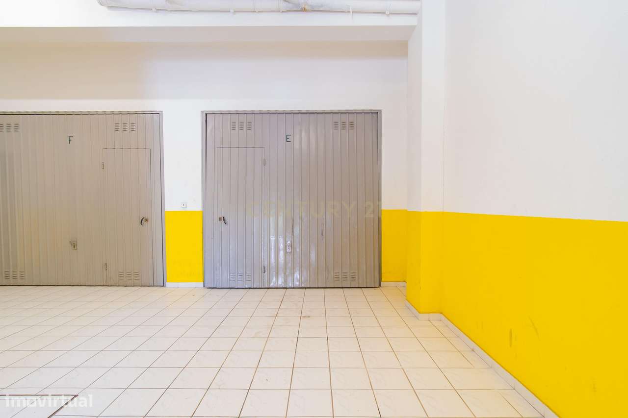 Apartamento T3 em Alcochete com garagem e arrecadação - Oportunidade Ú-28