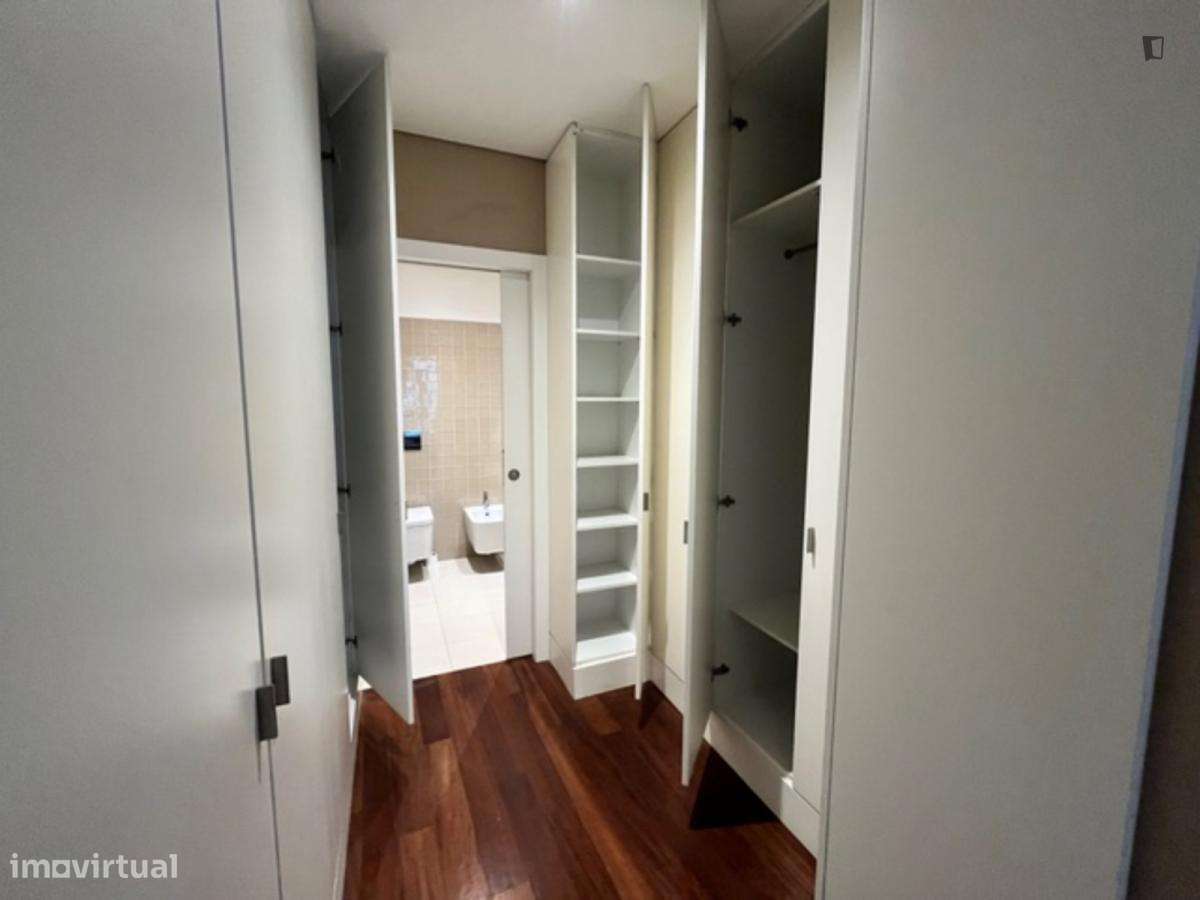 Apartamento com 1 quartos - localizado em Sé Porto - Grande imagem: 4/6