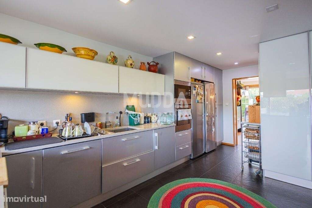 Viver na Torreira: Moradia T4 com Luz Natural e Espaço Exterior Único-22