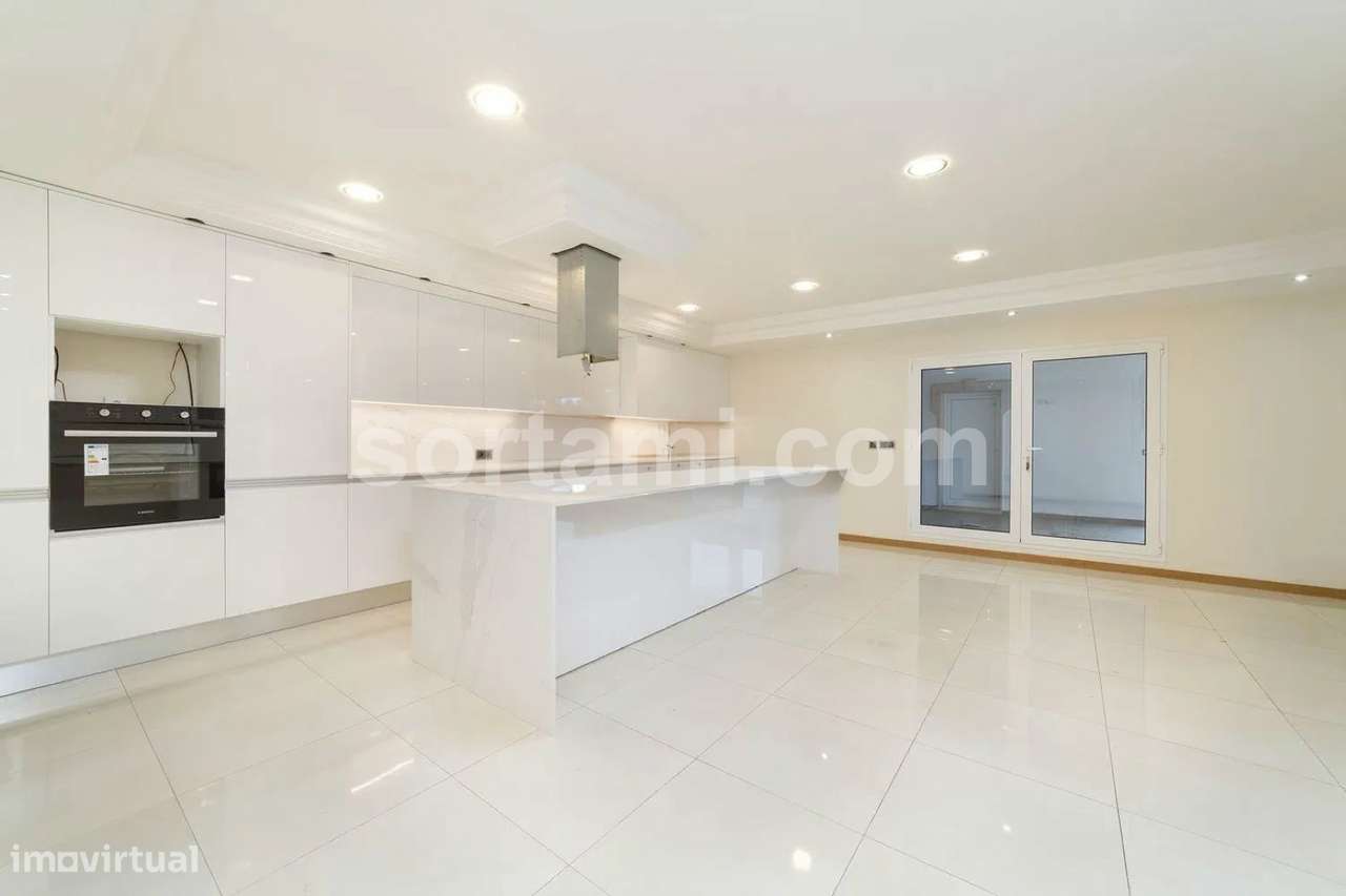 Moradia Isolada T7 Venda em Bidoeira de Cima,Leiria - Grande imagem: 4/43