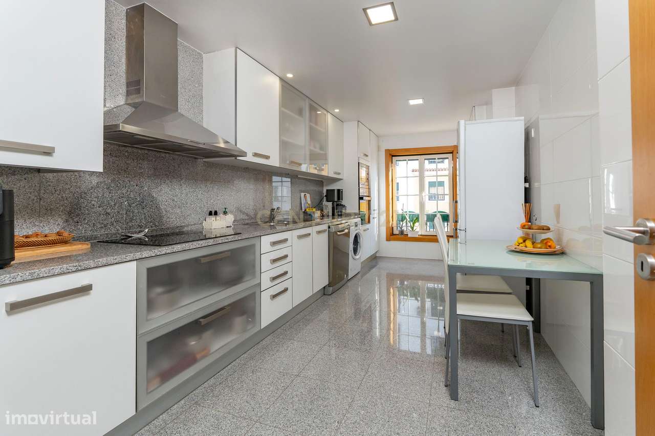 T2 na Urbanização do Neudel em excelente estado.-6