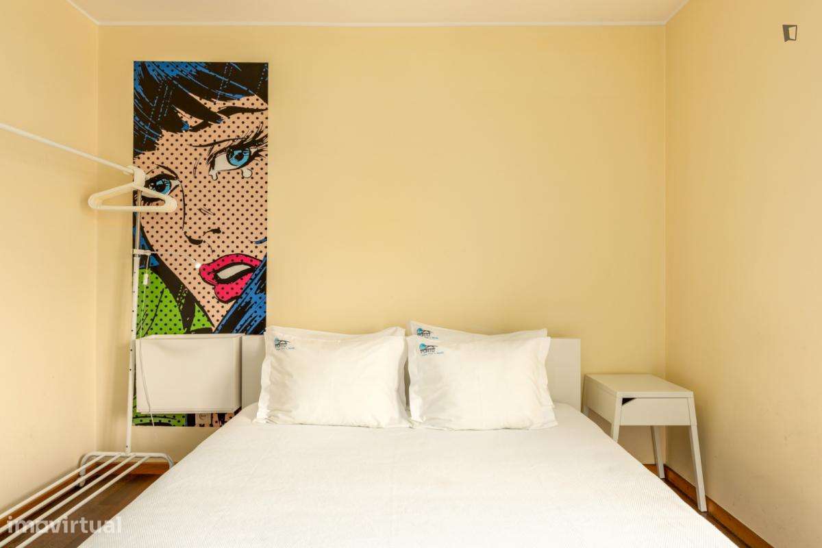 Quarto - localizado em Matosinhos Porto - Grande imagem: 4/10