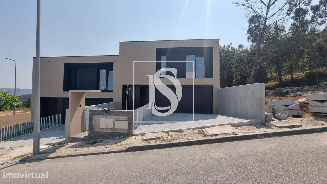 Vivendas T3 em banda situadas em Lanhoso- Póvoa de Lanhoso-18