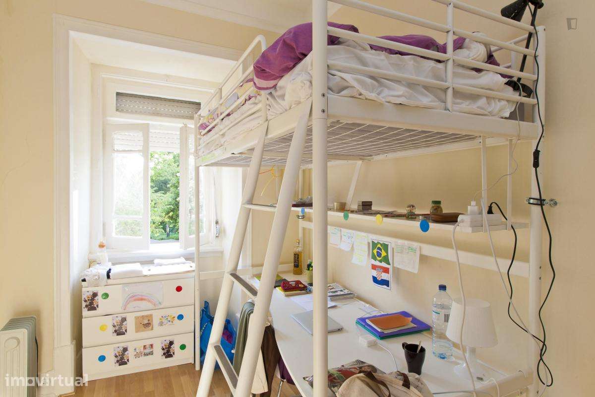 Quarto - localizado em São Sebastião Lisbon - Grande imagem: 5/10