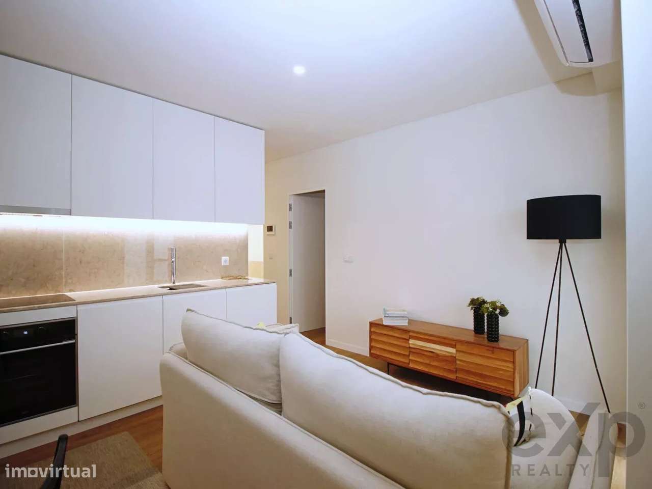 Apartamento T0+1 - Santo Amaro - Alcântara - Grande imagem: 2/16