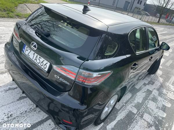 Lexus CT - 8