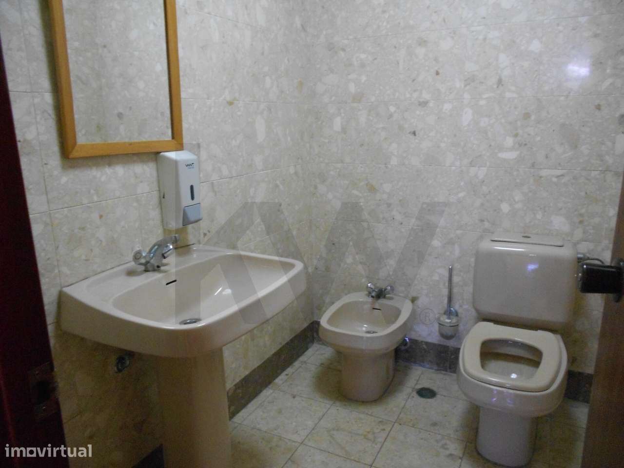 PARQUE  INDÚSTRIAL,  ESCRITÓRIOS e ARMAZÉNS em CONDOMINÍO FECHADO  Pri-53