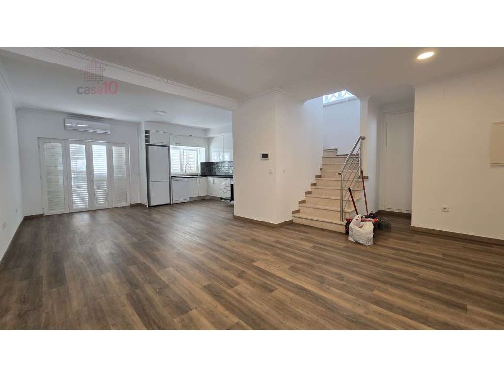 Excelente Moradia V4 para arrendar em Alcochete - Grande imagem: 2/29