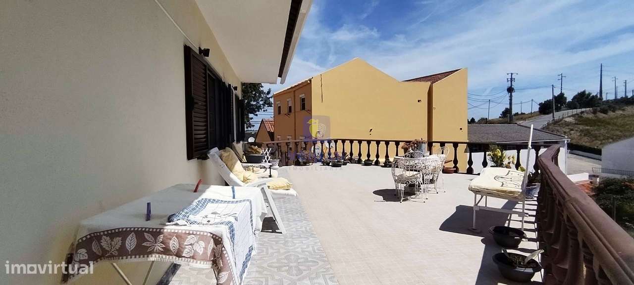 Moradia T3 para habitação própria com quintal, restaurante e minimerca - Grande imagem: 3/42