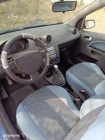 Ford Fiesta 1.25 Ambiente - 19