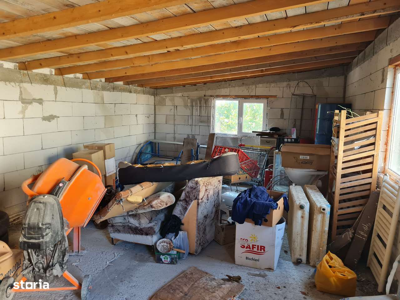 Hala cu teren 1200mp - Imagine principală: 5/20