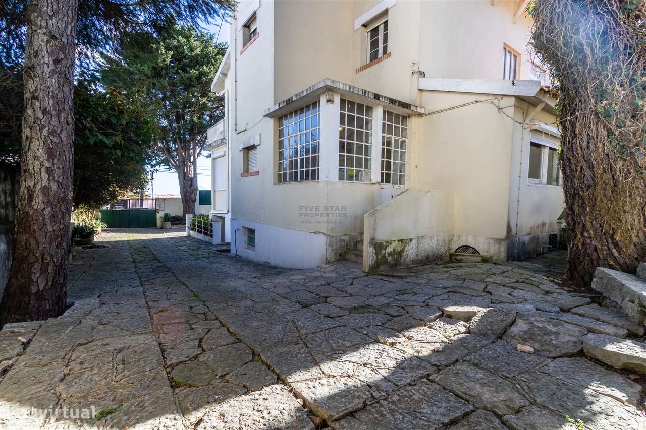 Moradia Estoril Cascais Vista Mar para renovar T6-47