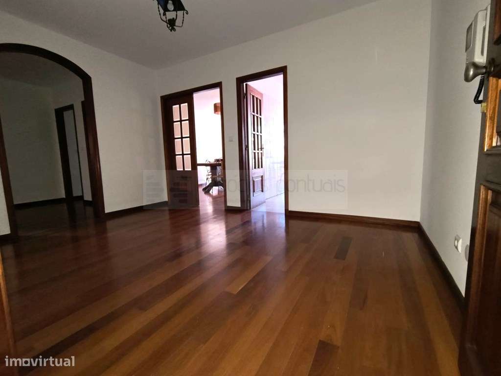 Apartamento T3 - próximo ao Braga Parque, com lugar de garagem-5